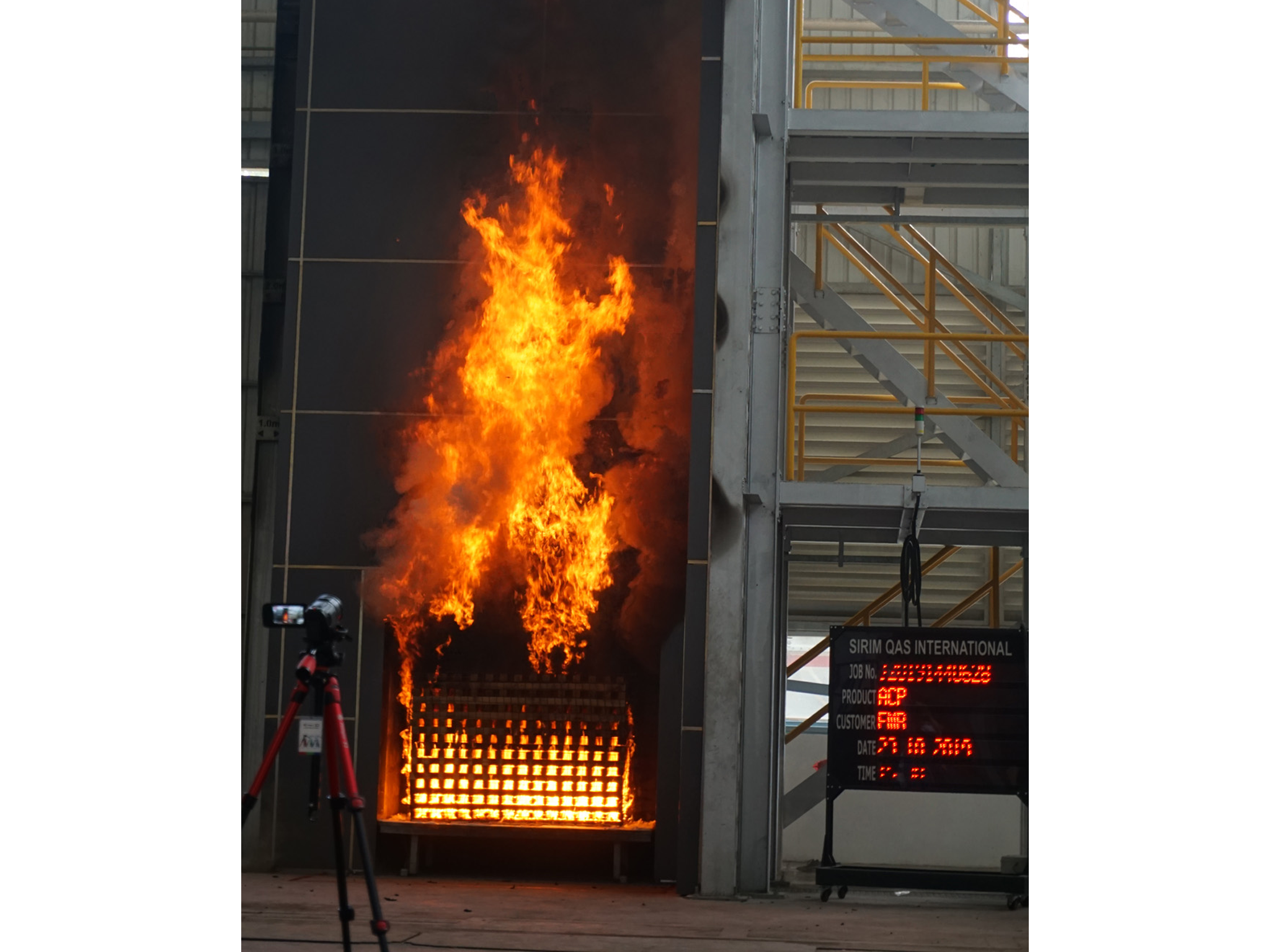 Η δοκιμή μεγάλης κλίμακας BS 8414 (Ηνωμένο Βασίλειο)